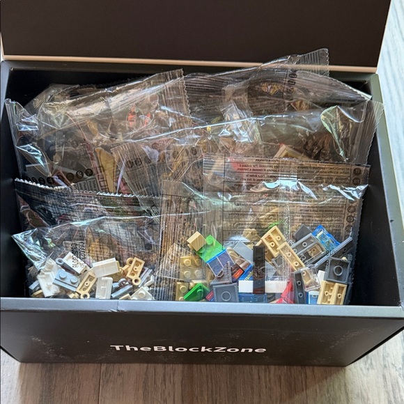 Colorful Building Set - Picture 4 of 6